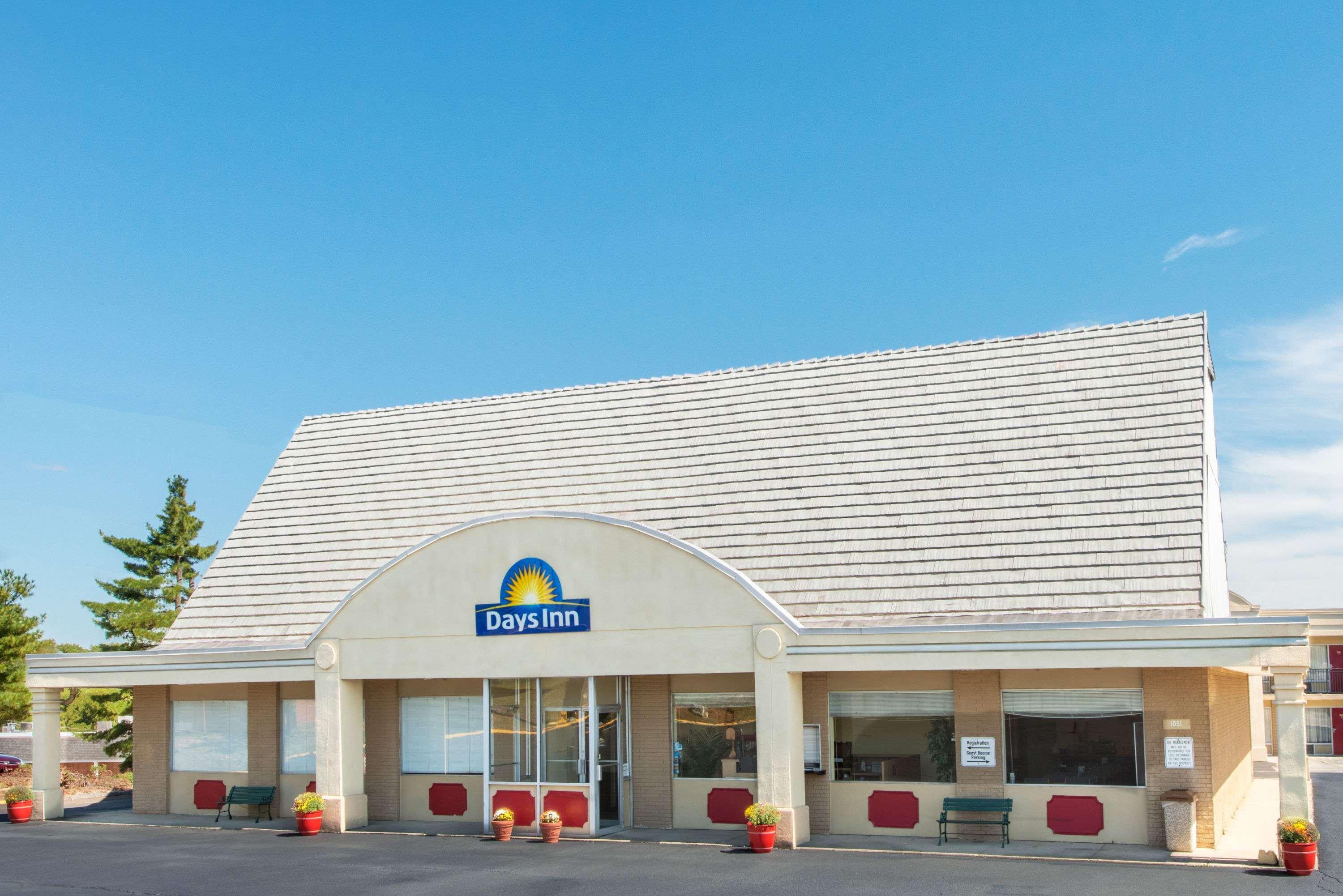 Days Inn By Wyndham Франкфорт Экстерьер фото